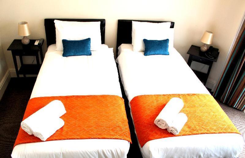 Nox Lancaster Gate Hotel London Room photo