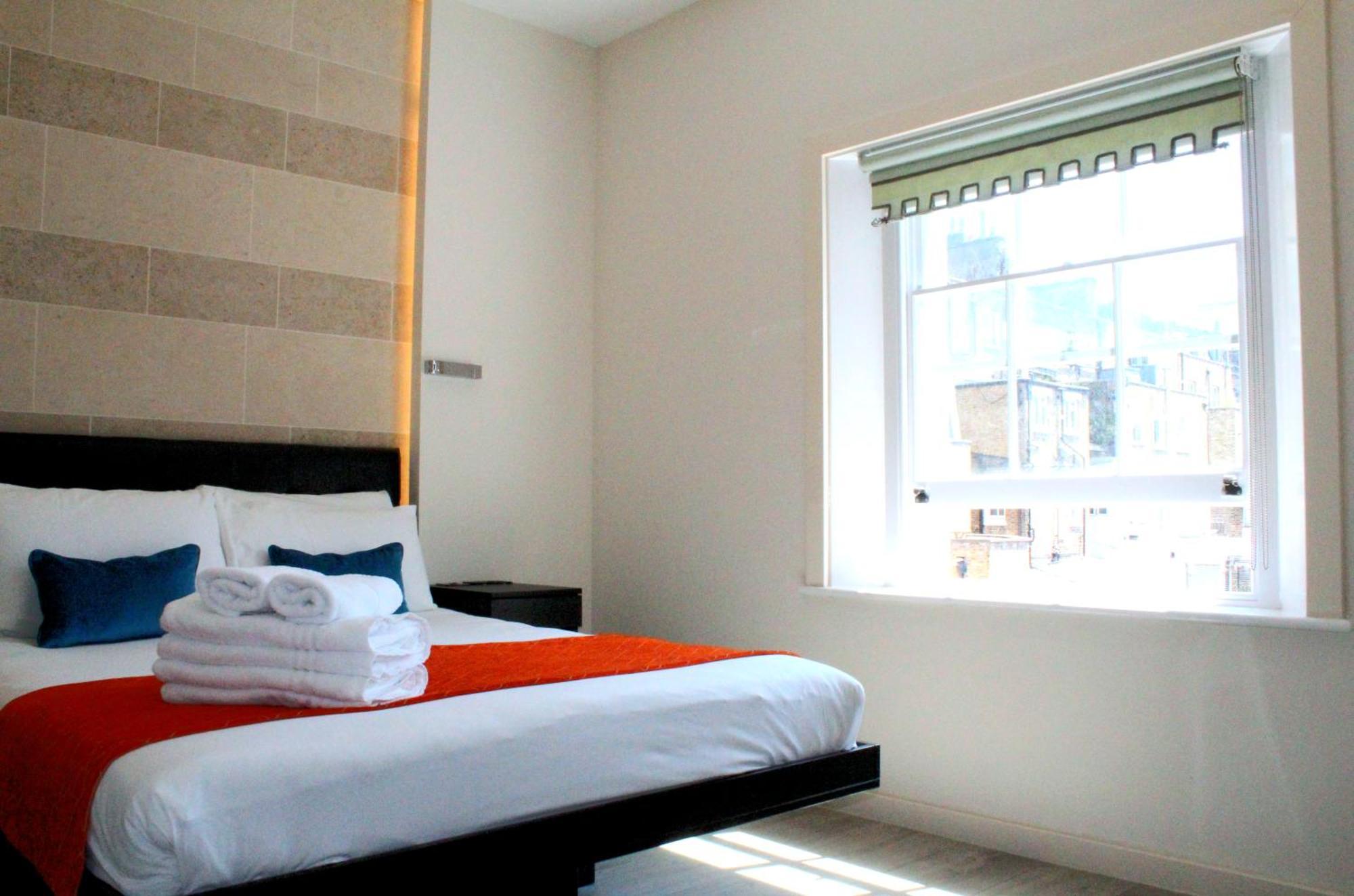 Nox Lancaster Gate Hotel London Room photo